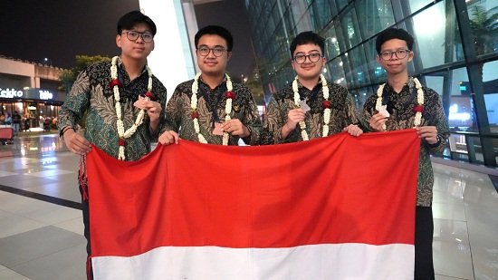 Siswa Indonesia Raih 2 Medali Perak dan 2 Medali Perunggu pada Ajang IChO ke-57 di Uni Emirat Arab