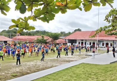 Gerak Bersama, Semangat Bersama: WBP dan Jajaran Pegawai Rutan Tamiang Layang Gelar Senam Pagi Rutan Kelas IIB Tamiang Layang melaksanakan kegiatan senam pagi bersama WBP dan jajaran pegawai di lapangan blok hunian,Jum'at (12/12).