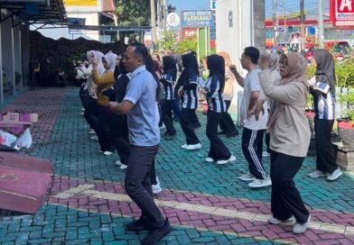 Pegawai Bapas Magelang bersama Peserta Magang dari Kementerian Ketenagakerjaan Gelar Senam Aerobik Pegawai Bapas Magelang bersama Peserta Magang dari Kementerian Ketenagakerjaan Gelar Senam Aerobik