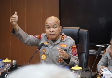 Kapolda Banten Irjen Pol Hengki memimpin Rapat Koordinasi (Rakor) strategis mengenai pembatasan jam operasional kendaraan angkutan tambang mineral bukan logam dan batuan di wilayah hukum Polda Banten.