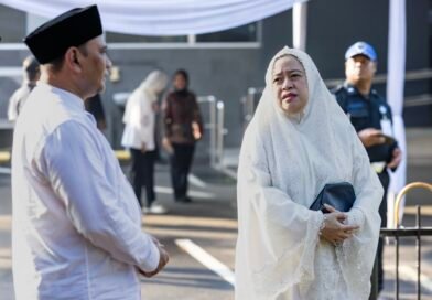 Salat di Masjid DPR, Puan Harap Idul Adha 2026 Jadi Momen Rajut Kepedulian Sosial