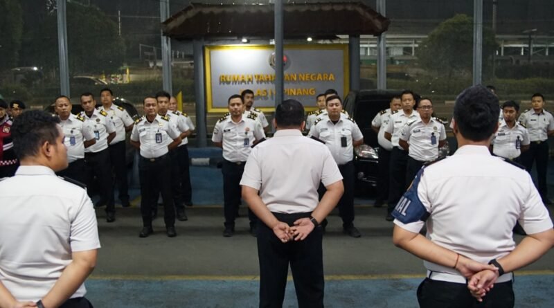Rutan Cipinang Gelar Razia Gabungan Jelang Idul Adha Rutan Cipinang Gelar Razia Gabungan Jelang Idul Adha