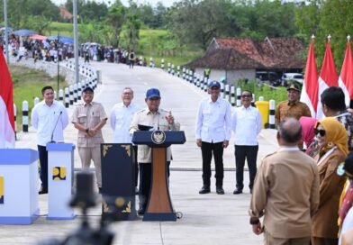 Resmikan 1.151 KM Jalan Daerah se-Indonesia, Presiden Prabowo: Infrastruktur Jalan adalah Fondasi Ketahanan Pangan dan Energi Resmikan 1.151 KM Jalan Daerah se-Indonesia, Presiden Prabowo: Infrastruktur Jalan adalah Fondasi Ketahanan Pangan dan Energi