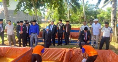Bupati Bengkulu Selatan Serahkan Bibit Lele untuk Dukung Ketahanan Pangan dan Pembinaan Kemandirian Warga Binaan di Rutan Manna Bupati Bengkulu Selatan Serahkan Bibit Lele untuk Dukung Ketahanan Pangan dan Pembinaan Kemandirian Warga Binaan di Rutan Manna