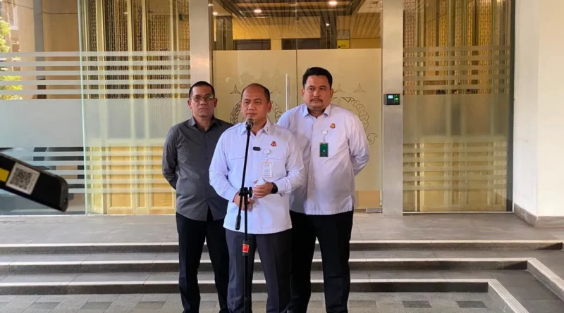 JAM PIDSUS Kejagung Periksa 6 Orang Saksi Perkara Tata Kelola MBG di BGN, Salah Satunya Pemasok Ompreng JAM PIDSUS Kejagung Periksa 6 Orang Saksi Perkara Tata Kelola MBG di BGN, Salah Satunya Pemasok Ompreng