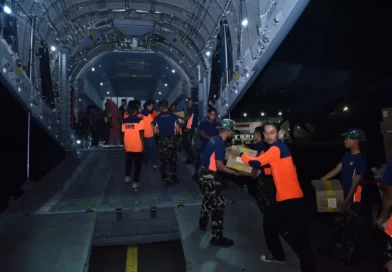 Hari Ketiga Belas Penanganan Gempa NTT, TNI Sudah Salurkan 946,923 Ton Bantuan Hari Ketiga Belas Penanganan Gempa NTT, TNI Sudah Salurkan 946,923 Ton Bantuan