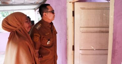 Respons Cepat Aduan Warga, Wali Kota Serang Bantu Bedah Rumah Roboh Korban Bencana, Salurkan Bantuan Rp30 Juta