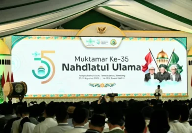 Wapres Hadiri Muktamar ke-35 NU, Perkuat Sinergi Ulama dan Pemerintah untuk Kemaslahatan Bangsa Wapres Hadiri Muktamar ke-35 NU, Perkuat Sinergi Ulama dan Pemerintah untuk Kemaslahatan Bangsa