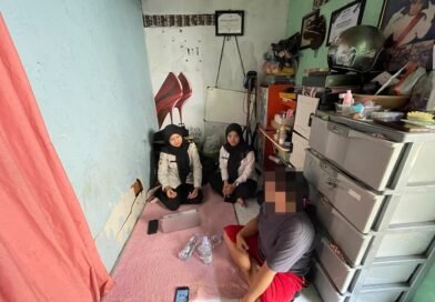 Lengkapi Data Usulan Cuti Bersyarat, Bapas Magelang Kunjungi Rumah Penjamin Klien WH Lengkapi Data Usulan Cuti Bersyarat, Bapas Magelang Kunjungi Rumah Penjamin Klien WH