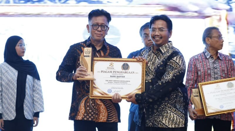Konsisten Berikan Pelayanan Prima, Bank Banten Raih Penghargaan The Best Service Excellence Konsisten Berikan Pelayanan Prima, Bank Banten Raih Penghargaan The Best Service Excellence